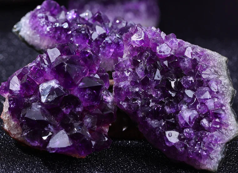 Natural Amethyst Geode Quartz Crystal Point – Healing Mineral Stone for Energy & Home Decor (30–50mm)