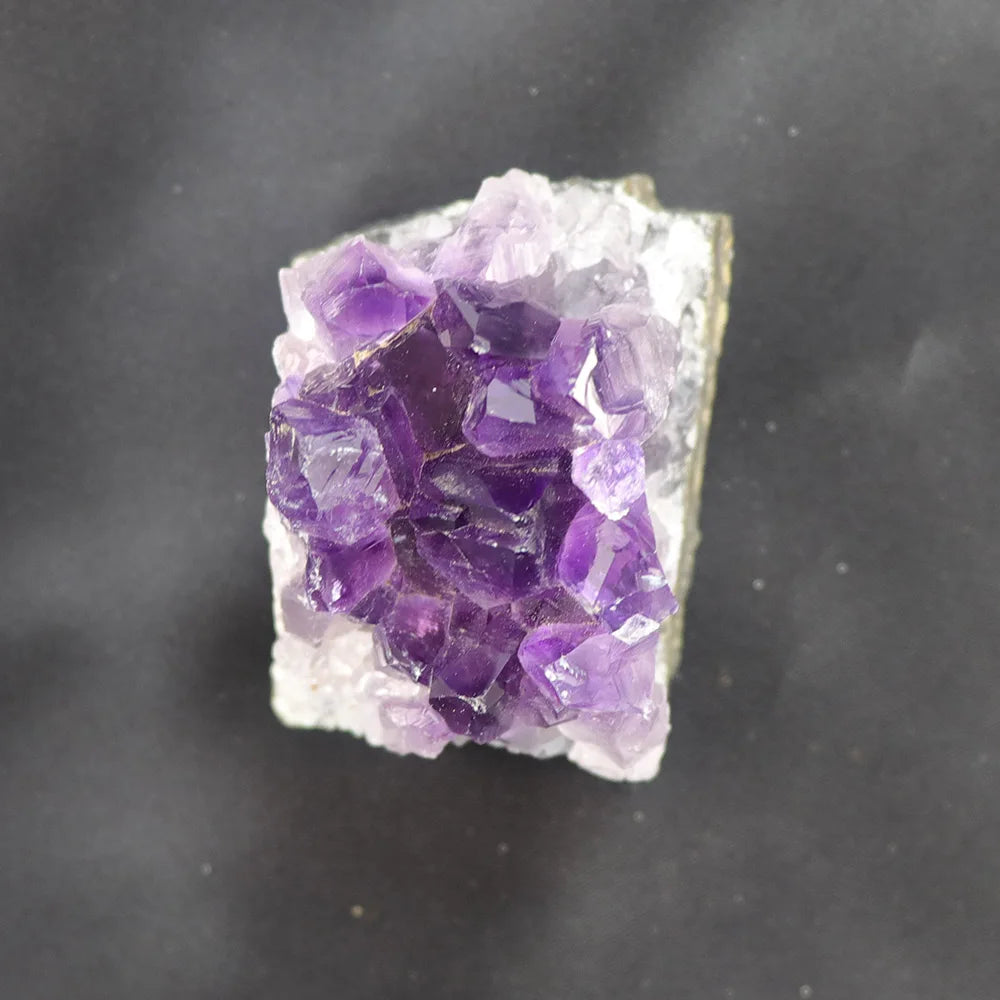 Natural Amethyst Geode Quartz Crystal Point – Healing Mineral Stone for Energy & Home Decor (30–50mm)