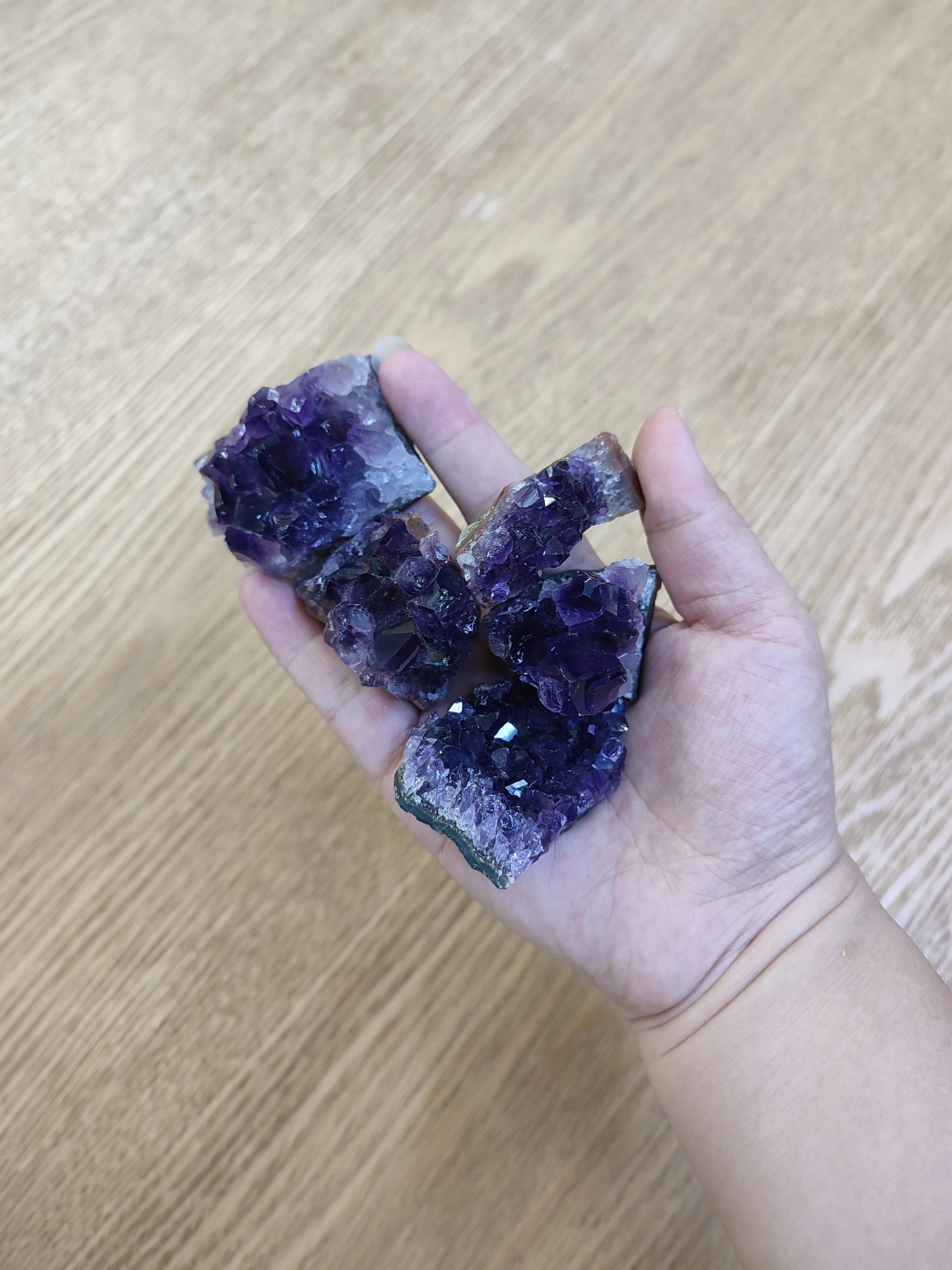 Natural Amethyst Geode Quartz Crystal Point – Healing Mineral Stone for Energy & Home Decor (30–50mm)