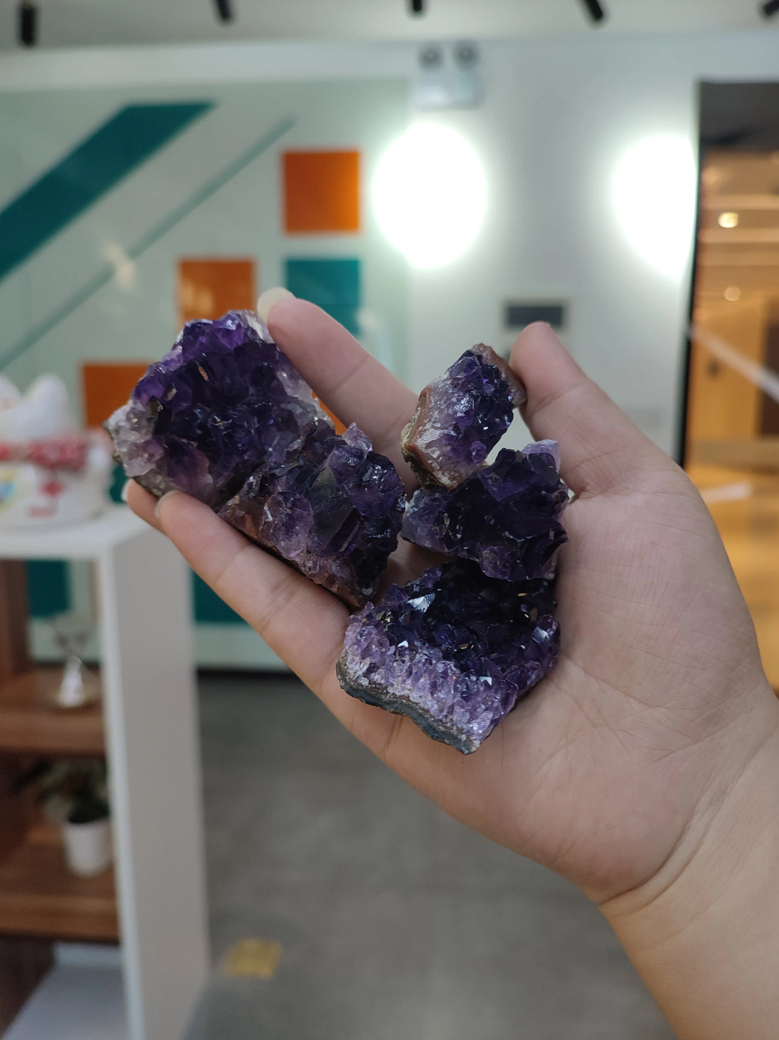 Natural Amethyst Geode Quartz Crystal Point – Healing Mineral Stone for Energy & Home Decor (30–50mm)