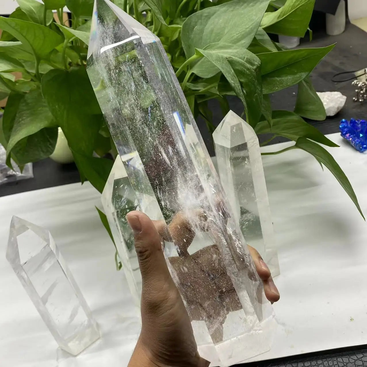 Large Clear Quartz Obelisk – Healing Crystal Wand & Feng Shui Decoration