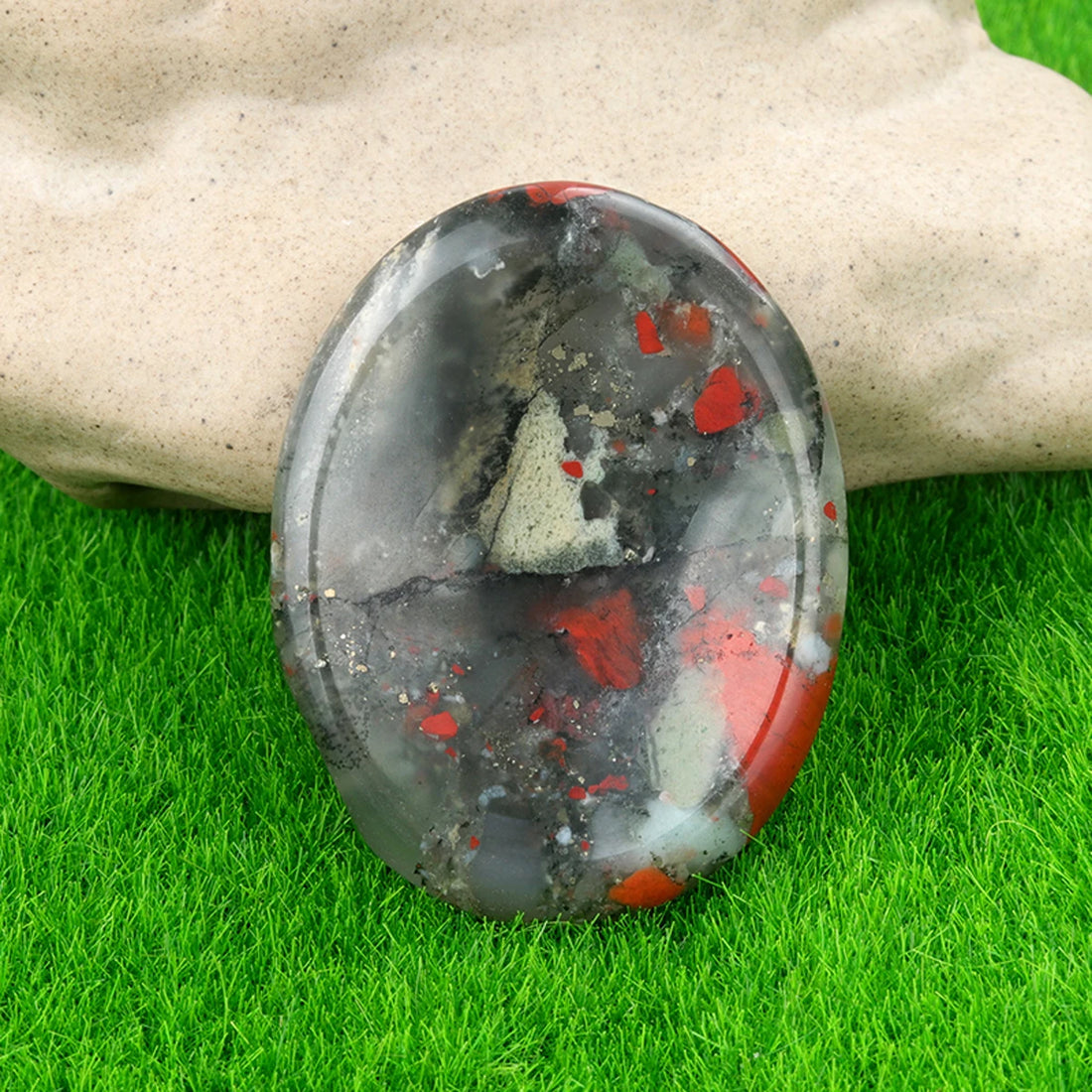 Quartz Thumb Worry Stone – Healing Crystal Oval for Chakra Energy & Meditation