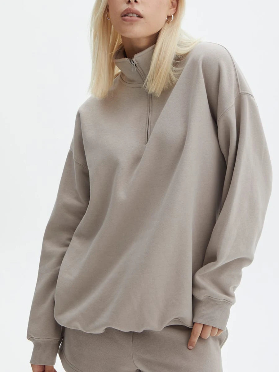 Women’s Long Sleeve Zipped Sweatshirt & Shorts Set – Activewear